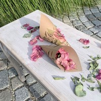 KORNT svadobn na kvetinov lupene prrodn s ru 20cm 8ks