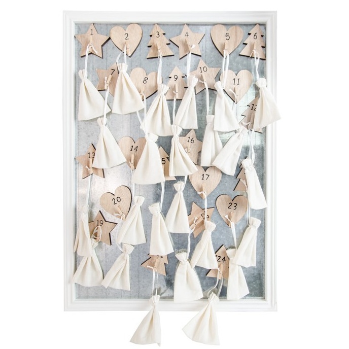 Adventní kalendář s pytlíčky na magnetickém pozadí 43 x 59 cm