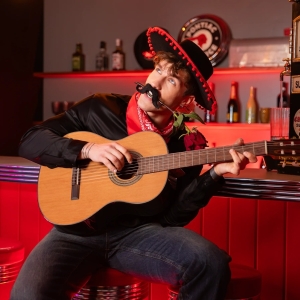 Klobouk mexický černý s červenými bambulkami