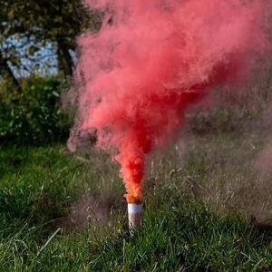 Kouřová bomba Je to holka růžová 23 cm