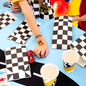 Sáčky papírové závodní auta 6 ks