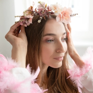 Věneček květinový broskvově růžový