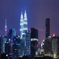 Vliesov fototapeta na stenu Non Petronas Twin Towers | 155 x 110 cm | FTNM 2672